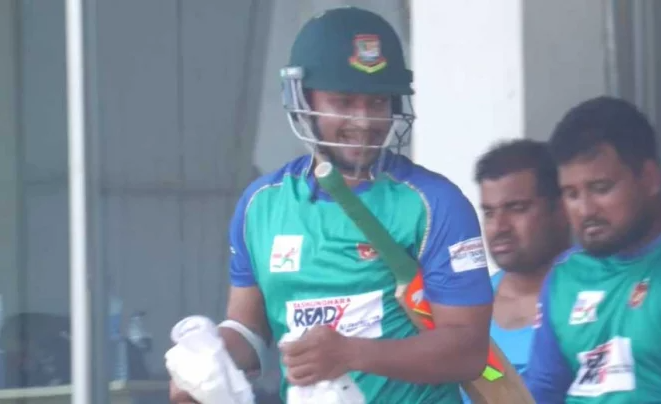 সাকিবকে ফিফটি করতে দ...