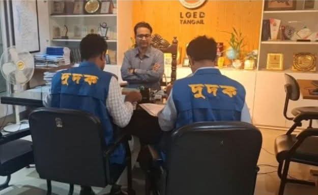 টাঙ্গাইলে এলজিইডি কা...