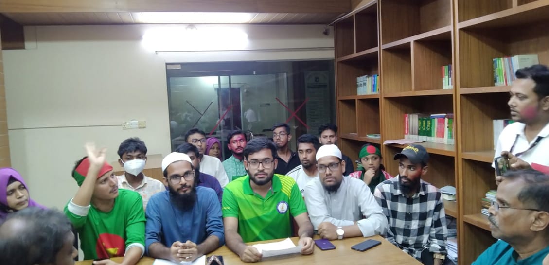 আ’লীগ নেতাদের পরিবার নিয়ে টাঙ্গাইল ছাড়ার আল্টিমেটাম দিল সমন্বয়করা