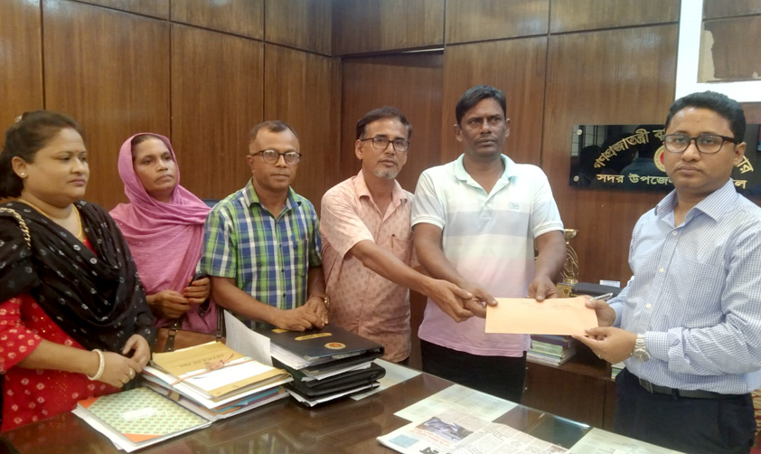 চেয়ারম্যানের বিরুদ্ধ...