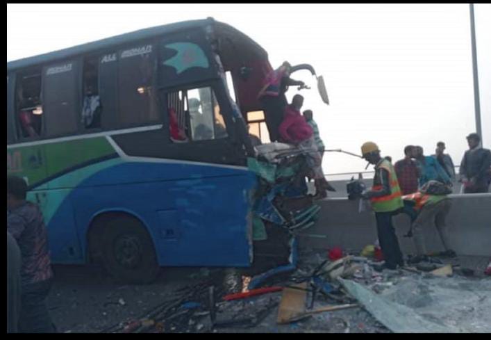 পদ্মা সেতুতে ২ বাসের...