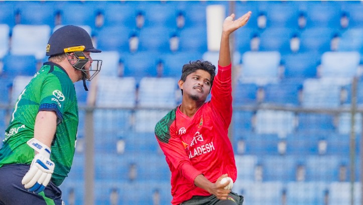 বিধ্বংসী শুরুর পরও ব...