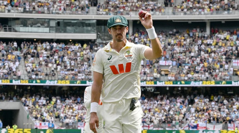 ওয়াকারের ১৯৯৩ সালে গ...