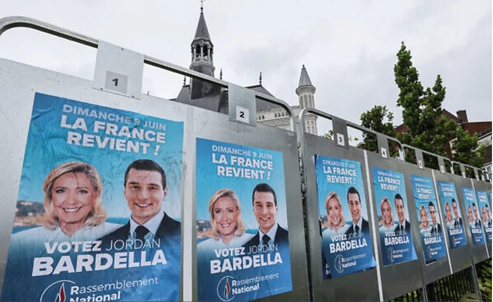 ফ্রান্সে উগ্রপন্থীদে...