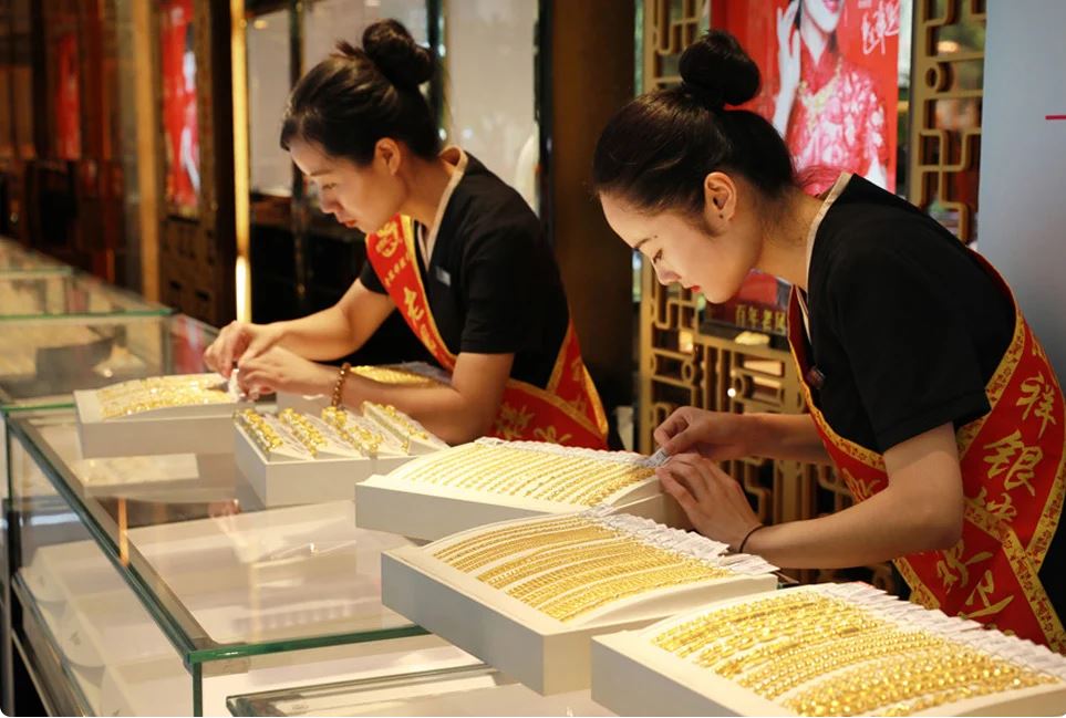 পুলিশের সাবেক প্রধান...