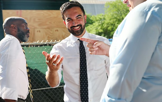 যুদ্ধাপরাধী নেতানিয়া...