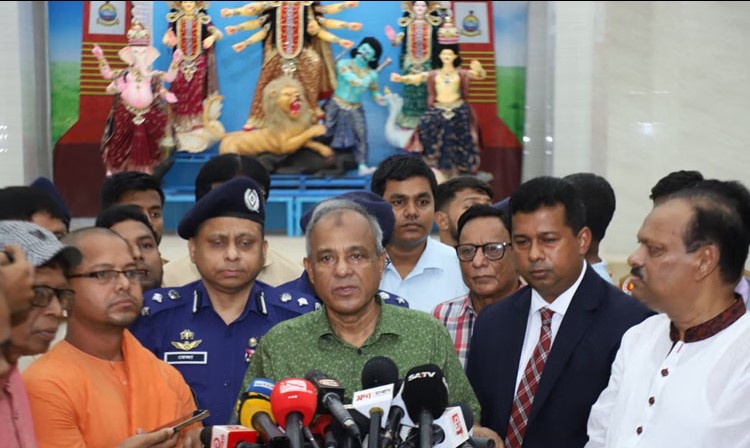 শান্তিপূর্ণভাবে উৎসব...